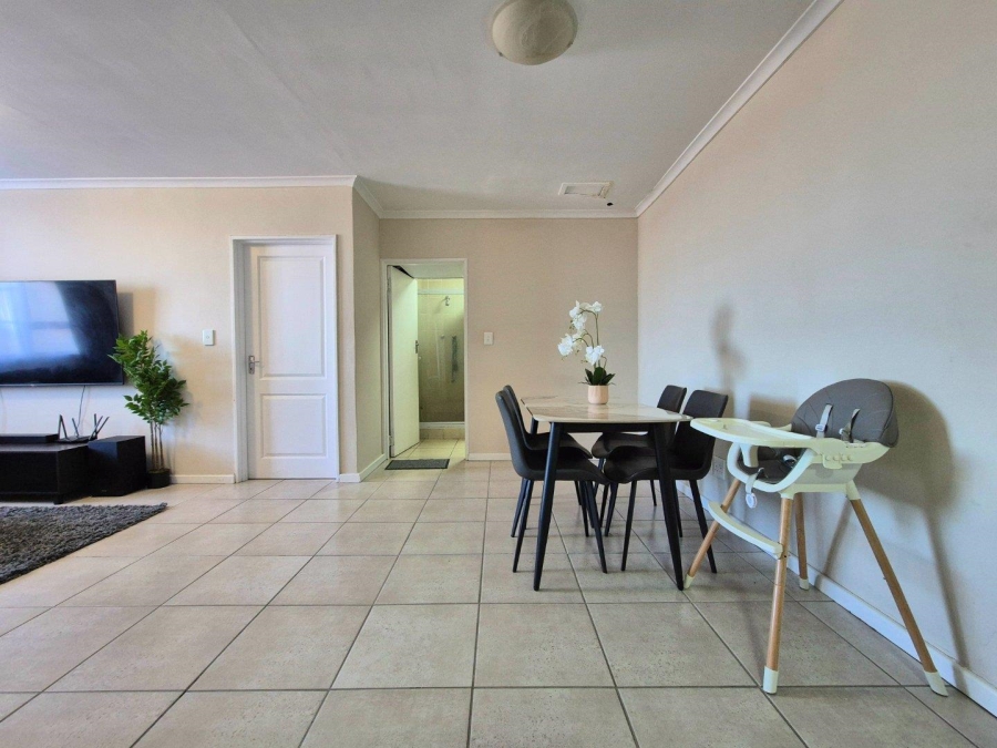 To Let 2 Bedroom Property for Rent in Wynberg Western Cape